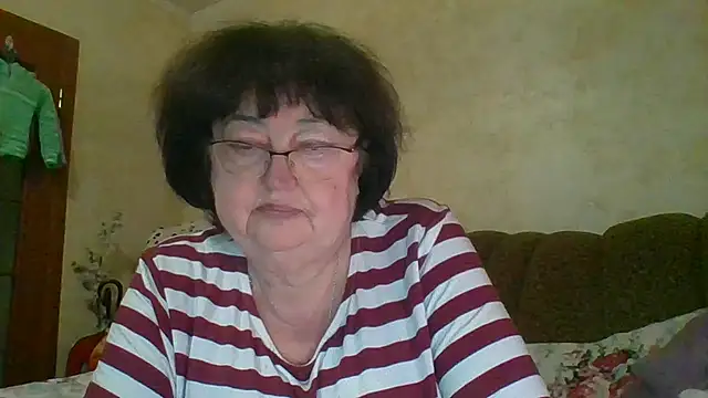 MilaSky5303's cam snapshot