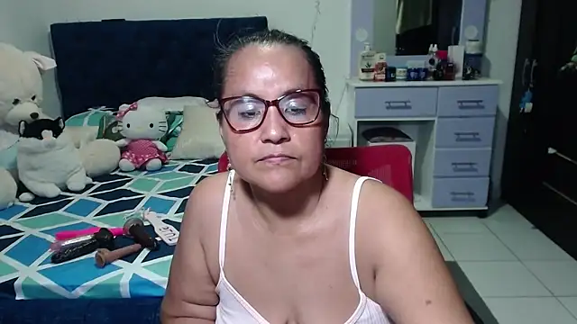 pervert_mommy_'s cam snapshot