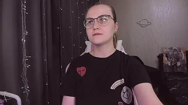 MissBrightShine's cam snapshot