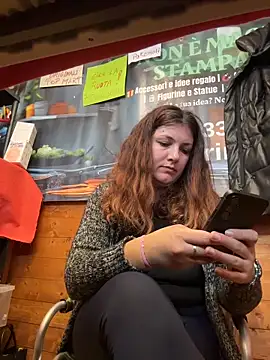 DaisyVibesss's cam snapshot