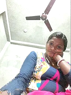 vipmonalisha's cam snapshot