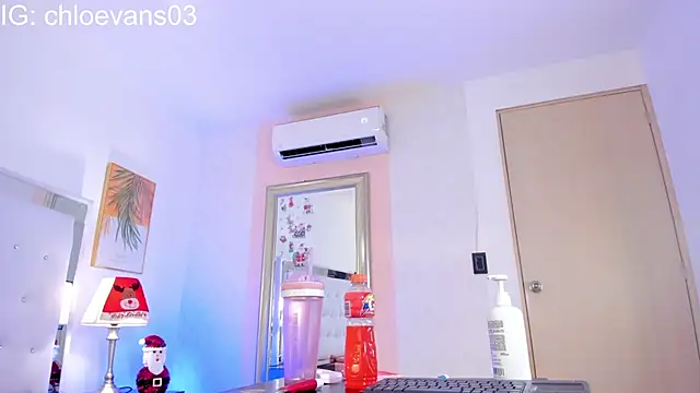 Chloe_evans__'s cam snapshot