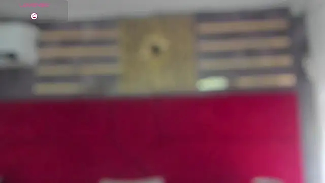 Yazmin_rouse's cam snapshot