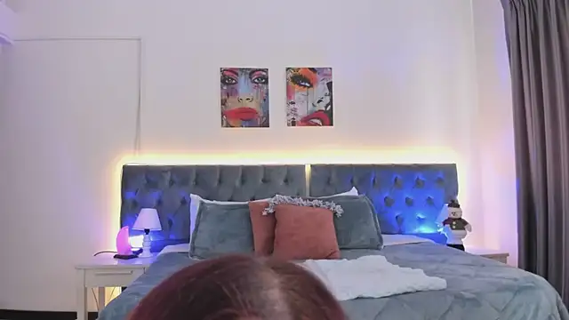 Regina_blum's cam snapshot