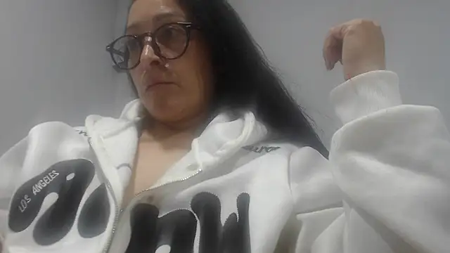 naughthyany16's cam snapshot