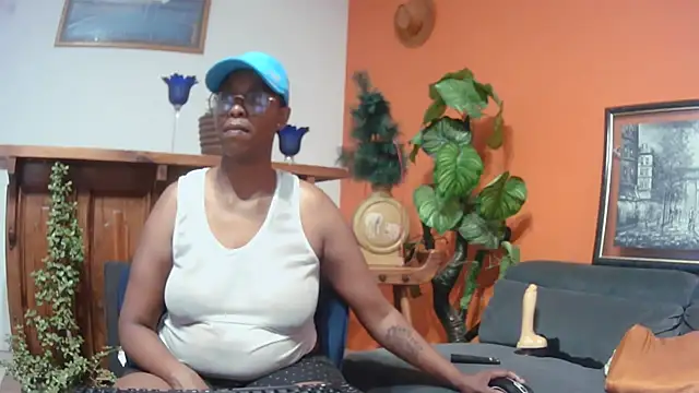 SexyCurves9's cam snapshot