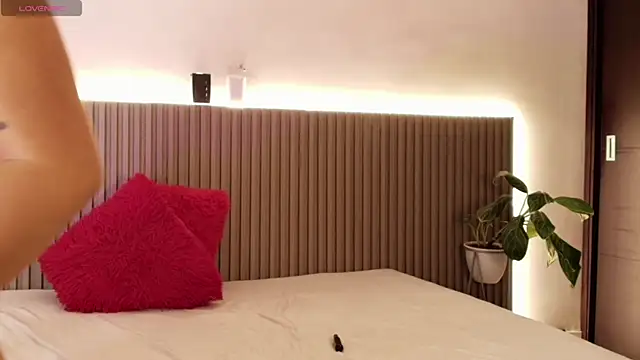 Laurenhill12_'s cam snapshot