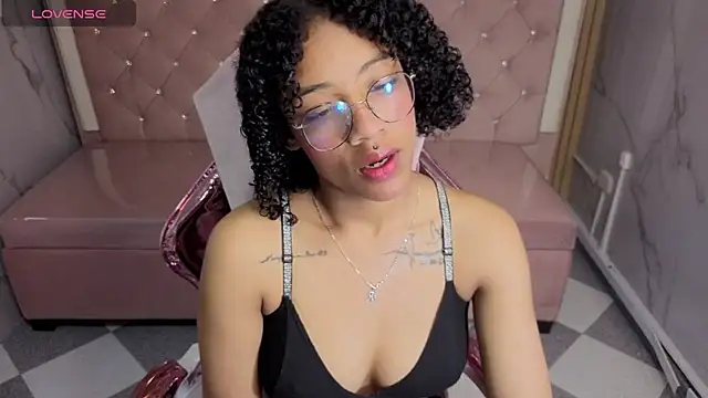 Violeth_b's cam snapshot