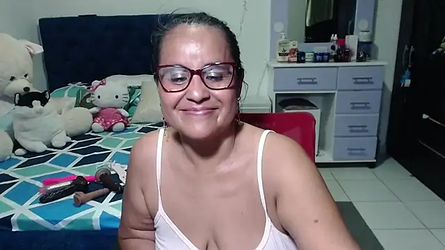 pervert_mommy_'s cam snapshot