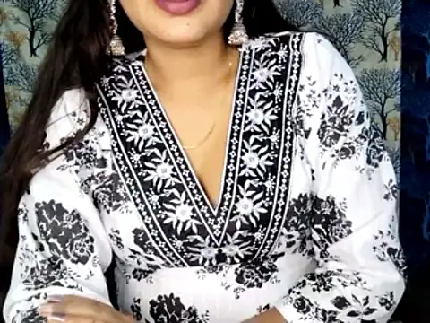 Aarvi_Arora's cam snapshot