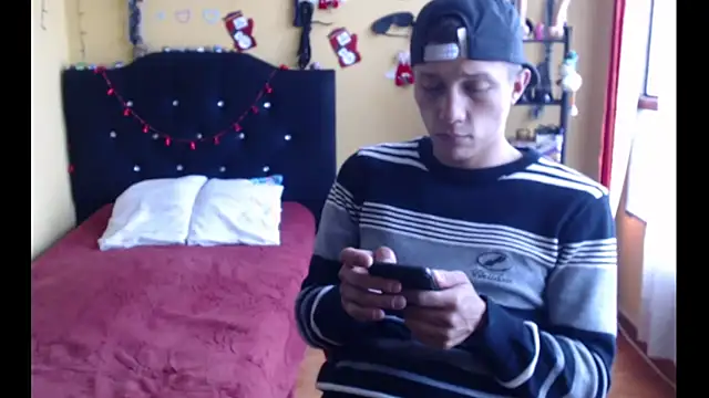 Violet_And_Smith's cam snapshot