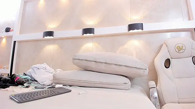 katha_stone's cam snapshot