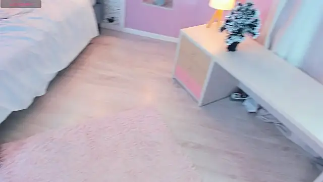 FloraDobb's cam snapshot