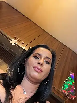 Hotmomcheckk_ live sex cam