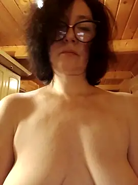 Vikimoon1127's cam snapshot