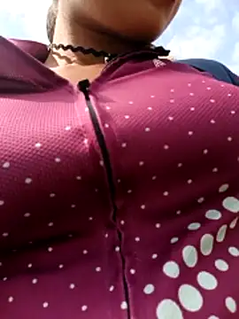 _andrea30's cam snapshot