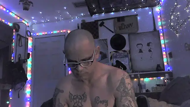 Buffshagswell live sex cam