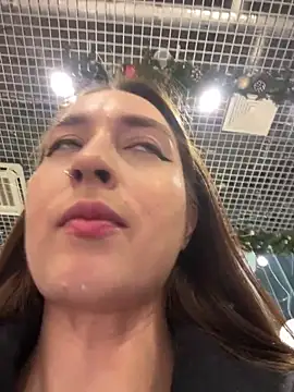 Holly_Play's cam snapshot