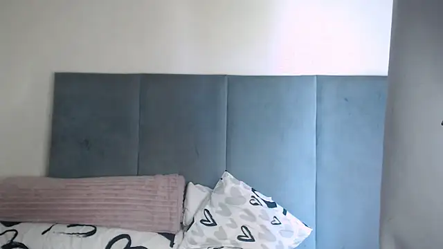 Jah-Queen's cam snapshot