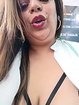 Mia-Glow's cam snapshot