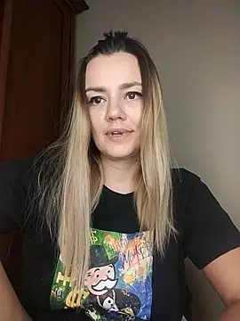 KrissSexi's cam snapshot