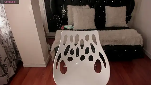 Charlottee_Brown2's cam snapshot