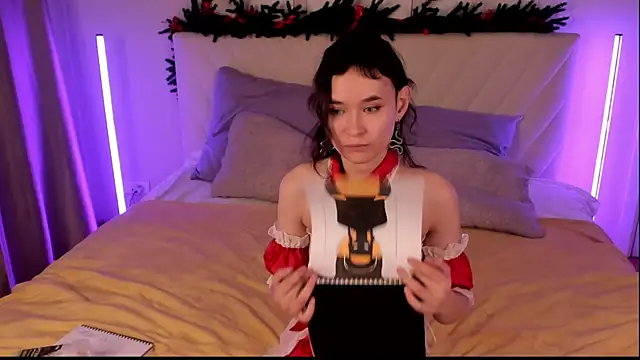 Emily_Strikeee's cam snapshot