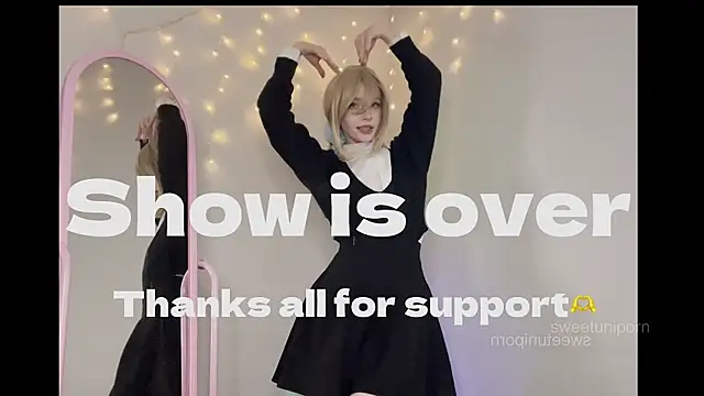 sweetuniporn's cam snapshot