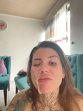 Izy_cute_ live sex cam