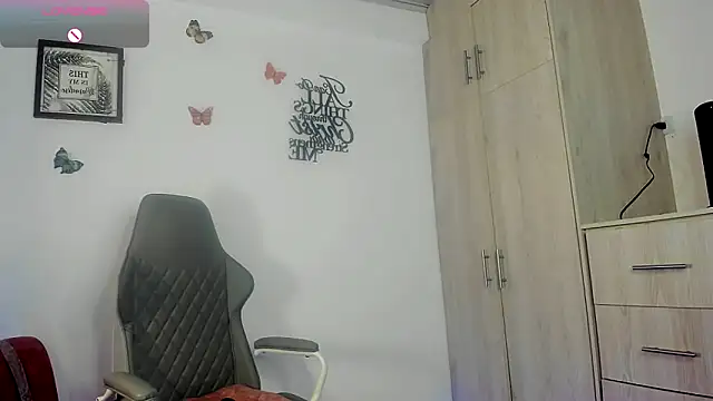 Nala_j8's cam snapshot