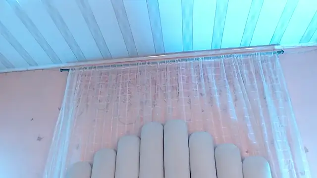 SweetRenata_'s cam snapshot