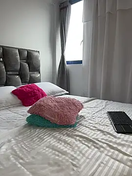 LauraCadwell's cam snapshot