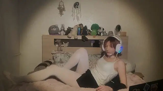 AliceInYourWonders's cam snapshot