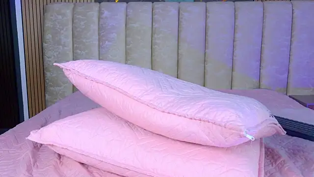 mia_scot's cam snapshot