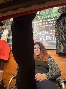 DaisyVibesss's cam snapshot