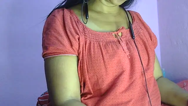 Pooja-suman's cam snapshot