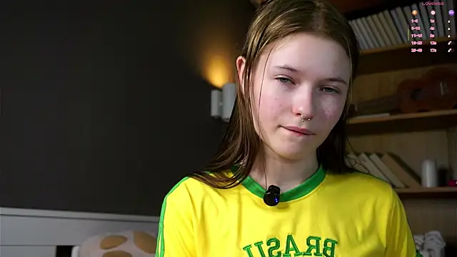 LynHillaire's cam snapshot