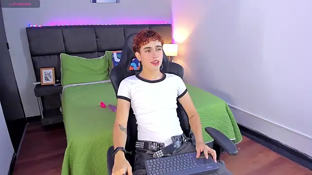 Aiiden_15 live sex cam