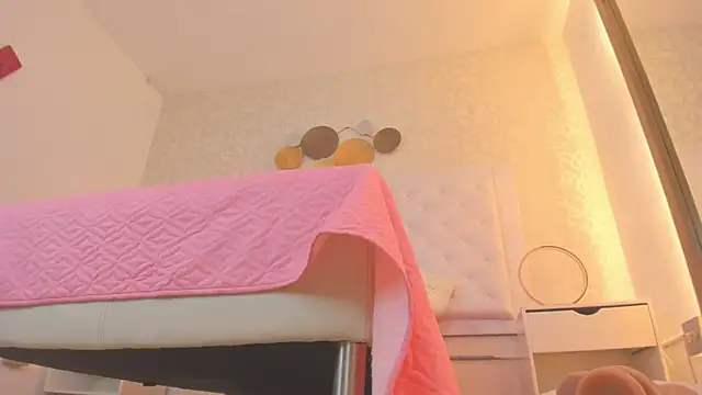 debora_scoot's cam snapshot