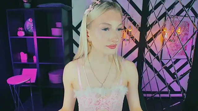 Anora_Less's cam snapshot