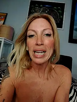 Weloveblue's cam snapshot