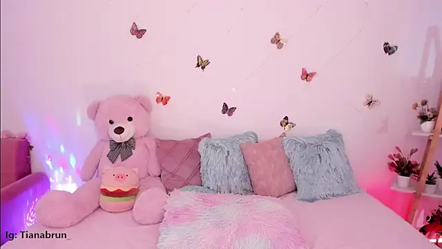 Zara_uwu_'s cam snapshot