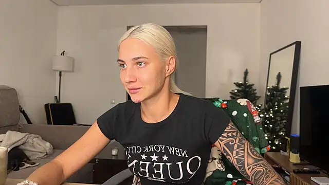 AnneBall's cam snapshot