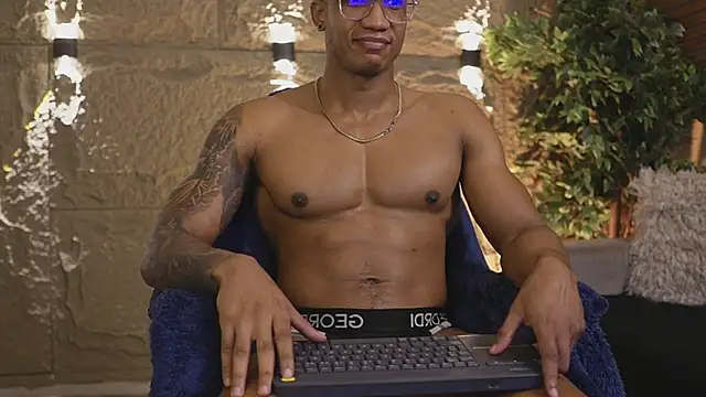 Logan_Varela's cam snapshot