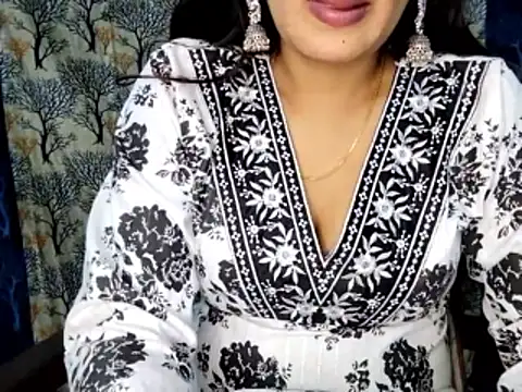 Aarvi_Arora's cam snapshot