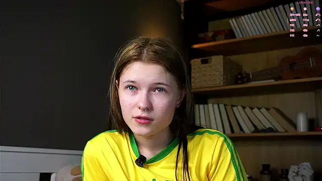 LynHillaire's cam snapshot