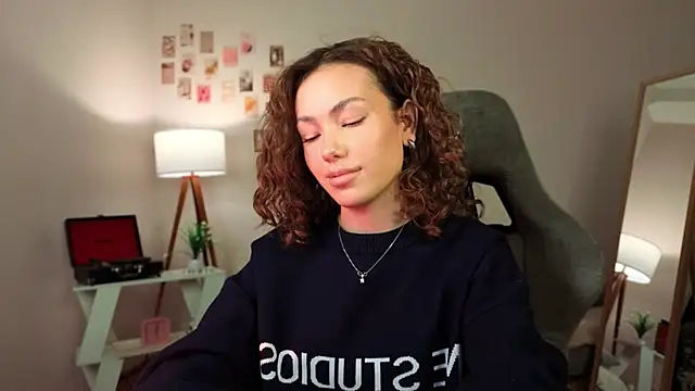 branchwithflowerss's cam snapshot