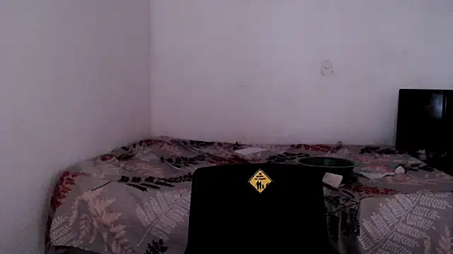 jasmin_brunette_'s cam snapshot