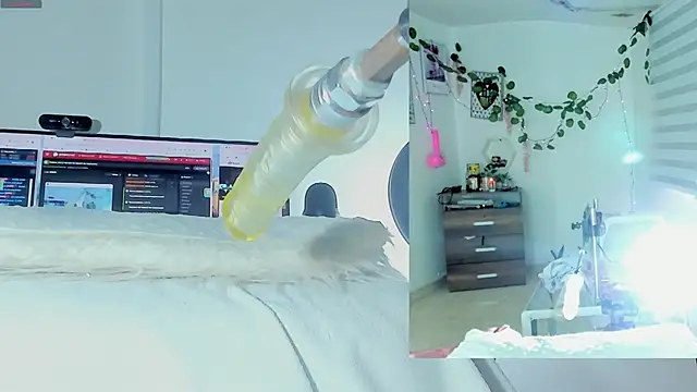 Rosy_Emely's cam snapshot