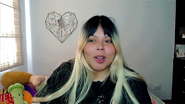 EllieMoonX's cam snapshot